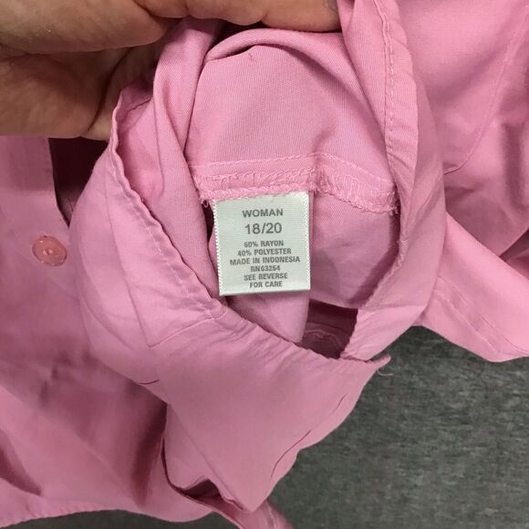 Dressbarn Womens Size 18/20 Blouse Pink Button Up V-Neck Pockets Short Sleeve - Picture 4 of 9